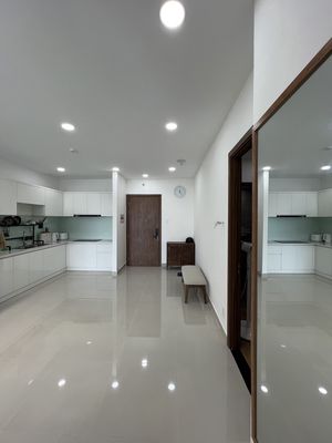 Rent two bedrooms. 57 meters. There's air conditioning.
