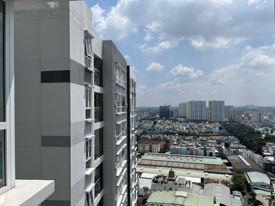 Rent two bedrooms. 57 meters. There's air conditioning.