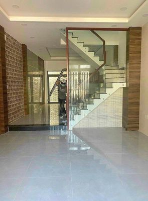 Rent an alley house 371-3 B Hai Bà Trưng P. Tân Định, District 1.