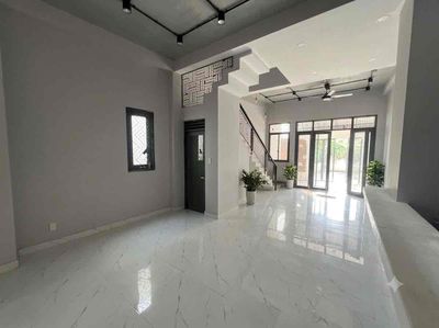 Two floors, three rooms, office, Vishnu Yongome.