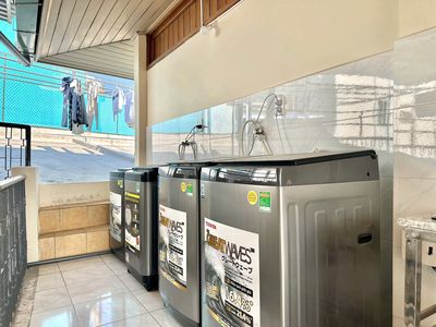 The room is full of conveniences right in Bình Thạnh, next to the BVUDS.
