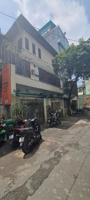 The banana-garden alley is 3-400 M2 floors, ground floor, big area, 207 good. It's 60 million.