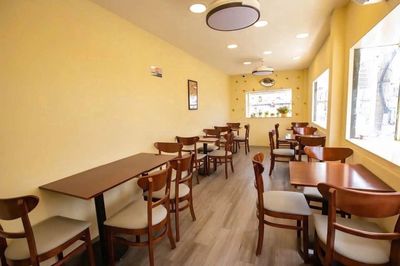 Rent a Huỳnh Văn Bánh through the area 9 x3.3 MM 2th floor, 25 million