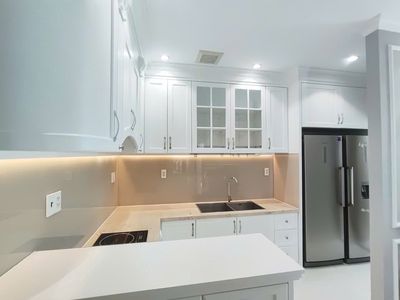 28 million four bedrooms, Bến Vân Đồn cash, full interior, big bandy.