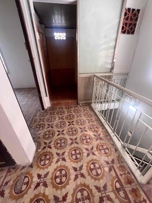 women's room is rented in 10 centimeters.