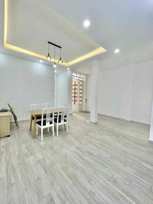 5.4 x14 1 3rd floor bedroom/2 toilet--Kênh Nước Đen street