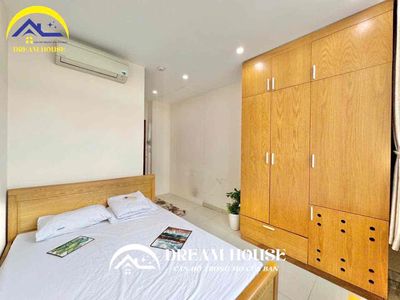 studio - full interior window - Tân Kỳ Tân Quý close door