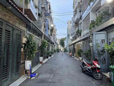 Rent a street house next to five bedrooms 5 toilets 148/ 591 14th Street.