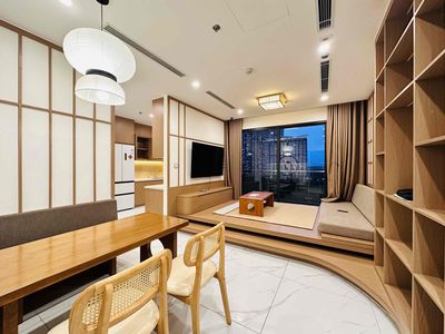 Rent two bedrooms, two toilets, one corner of Beverly interior.