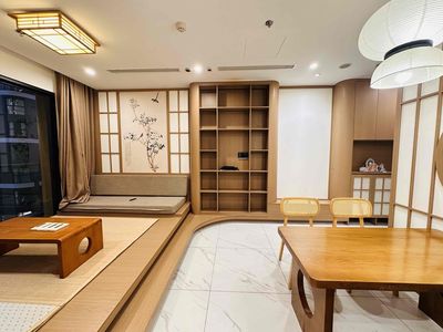 Rent two bedrooms, two toilets, one corner of Beverly interior.