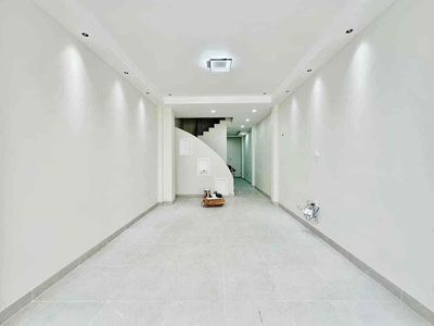 The new super built 343/3 Bis Sư Vạn Hạnh, 3 bedrooms, 3 stories.