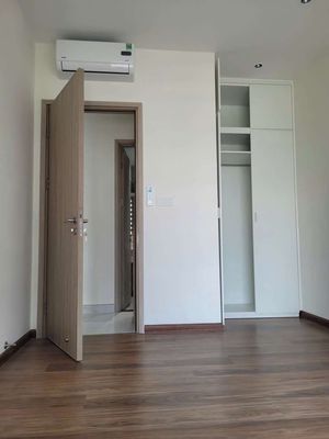 share a brand new room, comfortable enough, reasonable price