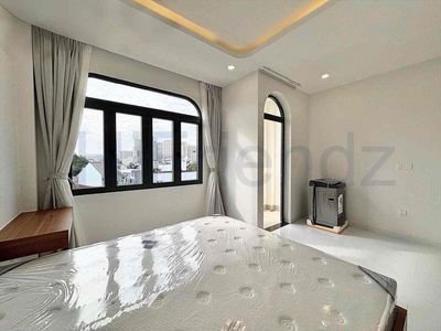 Let's get the good service apartment right now. Lý Chính Thắng in 3rd.