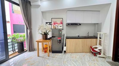 Rent a balcony studio right into Nguyễn Trãi, port, District 1.