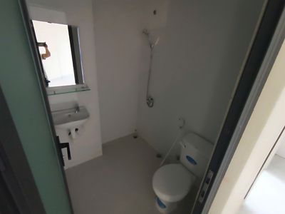 Rent two bedrooms, two D'Gold Forever toilets, five million a month, plus a month.