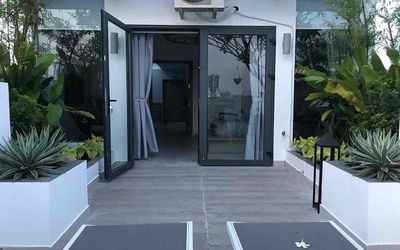 The apartment of garden yard 60 m2 full furniture in favor of the District 1