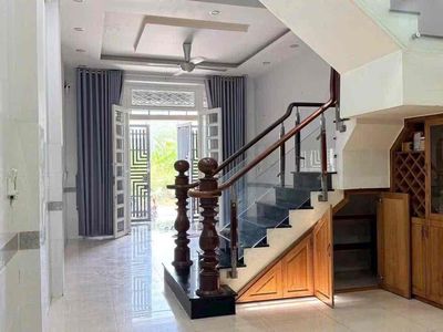 Rent South Kwun-Long Trường 3 floors 3 bedroom 3 roof toilet