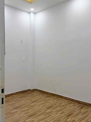 Rent South Kwun-Long Trường 3 floors 3 bedroom 3 roof toilet