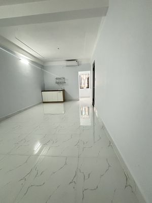 Rent room in District 12.
