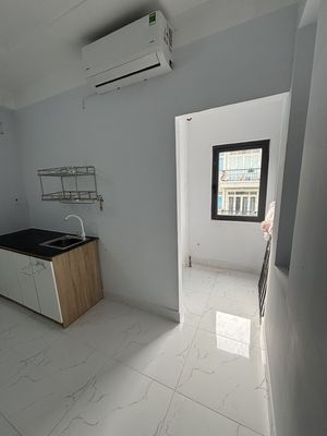 Rent room in District 12.