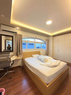 Open a sequence of apartments. One bedroom.