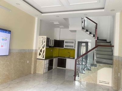 Rent a cool balcony-- Phan Xích Long, Phú Nhuận