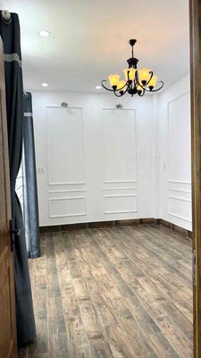 3th floor Sleep 8 x5 Lê Hồng Phong. Close to cash.