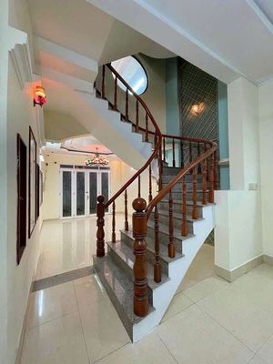 House 1 .2 Supreme Court 5 bedrooms 4 x 18 m Streets Invasion of District 7
