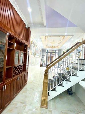 Good housing 148/6 C Lý Chính Thắng, 3 bedrooms, 3 floors.