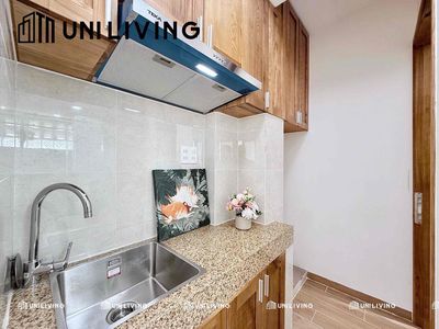 It's the owner who rents the mini-full interior apartment, 100 percent new.