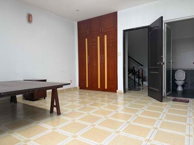 Rent room for the Chen Brain, District 2.