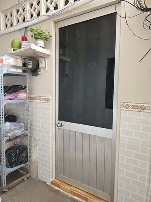 Rent a four-yard cash room - private toilet, timeout.