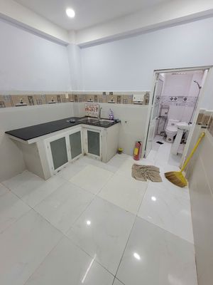 A Trần Minh Quyền house, three bedrooms, three beautiful new bathrooms with 12 million air conditioning.