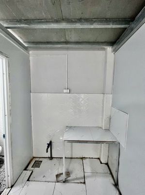 Rent a new motel-- there's a attic-- it's a quarter of a month.