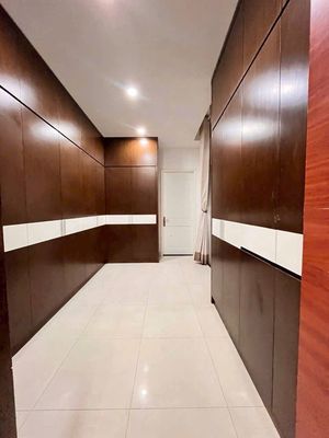 Rent the house of the Fire Name house, in front of AKM Mall, 12 x 20,3 floors, 5 bedrooms.