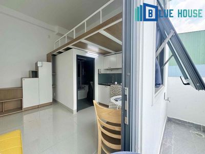 The balconies, the new rooms are empty, fresh and fresh.