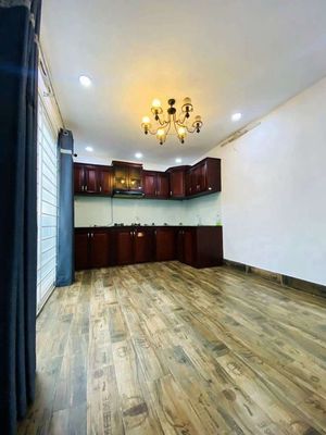 The whole rented house is 781/A Lê Hồng Phong. area: 4 x 20 meters, 3 floors. 8 meters.