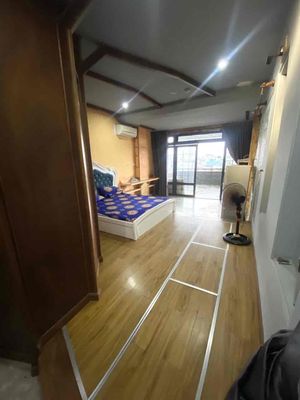 a full interior boarding room