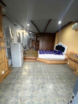 a full interior boarding room