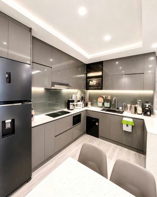Renting a Sky Center 129m2, 3 bedrooms, 3 toilets with 24 million interiors.