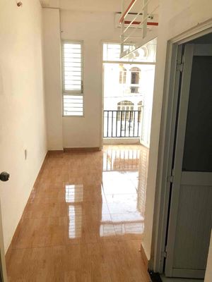 Super wide, super cheap, super-beautiful interior room.