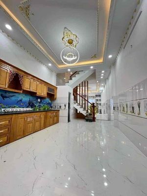 New building of the alley, 3 large bedrooms, 3 stories, District 10