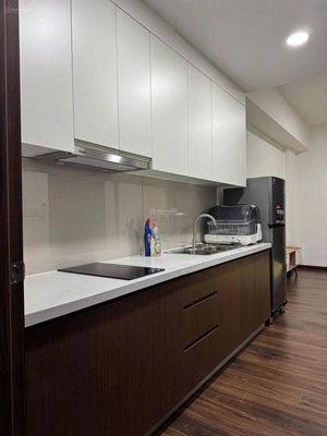 Rent the apartment a bedroom, Full interior. The price is 3.5 million a month.