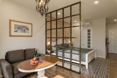 The beautiful Vintage studio apartment, just take your suitcase and stay.