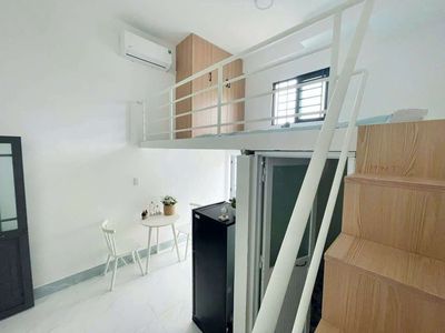 EDA balcony full interior - near the end of life - feeding pet