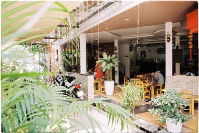 6 mmmt8 District 10, huge area 140 meters2, 2 floors, broad courtyard for 20 cars, 207 freedoms