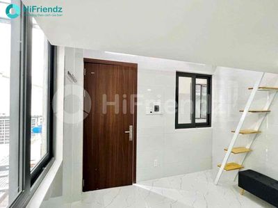 It's a super-beautiful white tone near Bến Xe Quận 8, the elevator of the car.