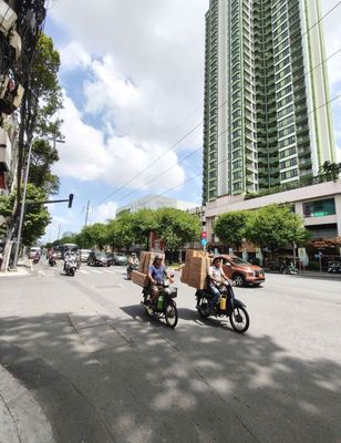 Rent a Hong-Tea-Sea, 5 near Garden Mall 4 x 18k.
