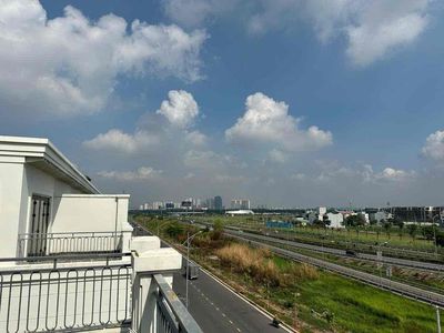 Rent a Lakeview City 7 x 20 cheap