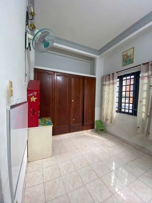 Rent the entire alley of the car parked on the door, Pon Huyyyyyang 14 Gò Vấp.